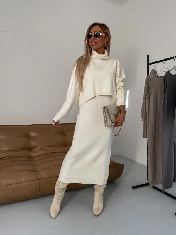 Chrissy Dress™ & Højhalset Bluse Sæt